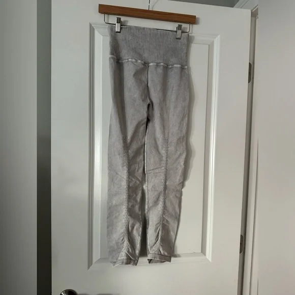 NWOT Free People Good Karma Leggings in M/L💕 - Picture 5 of 6